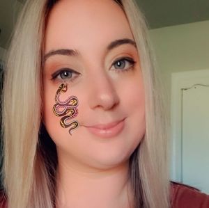 Meet your Posher, Megan